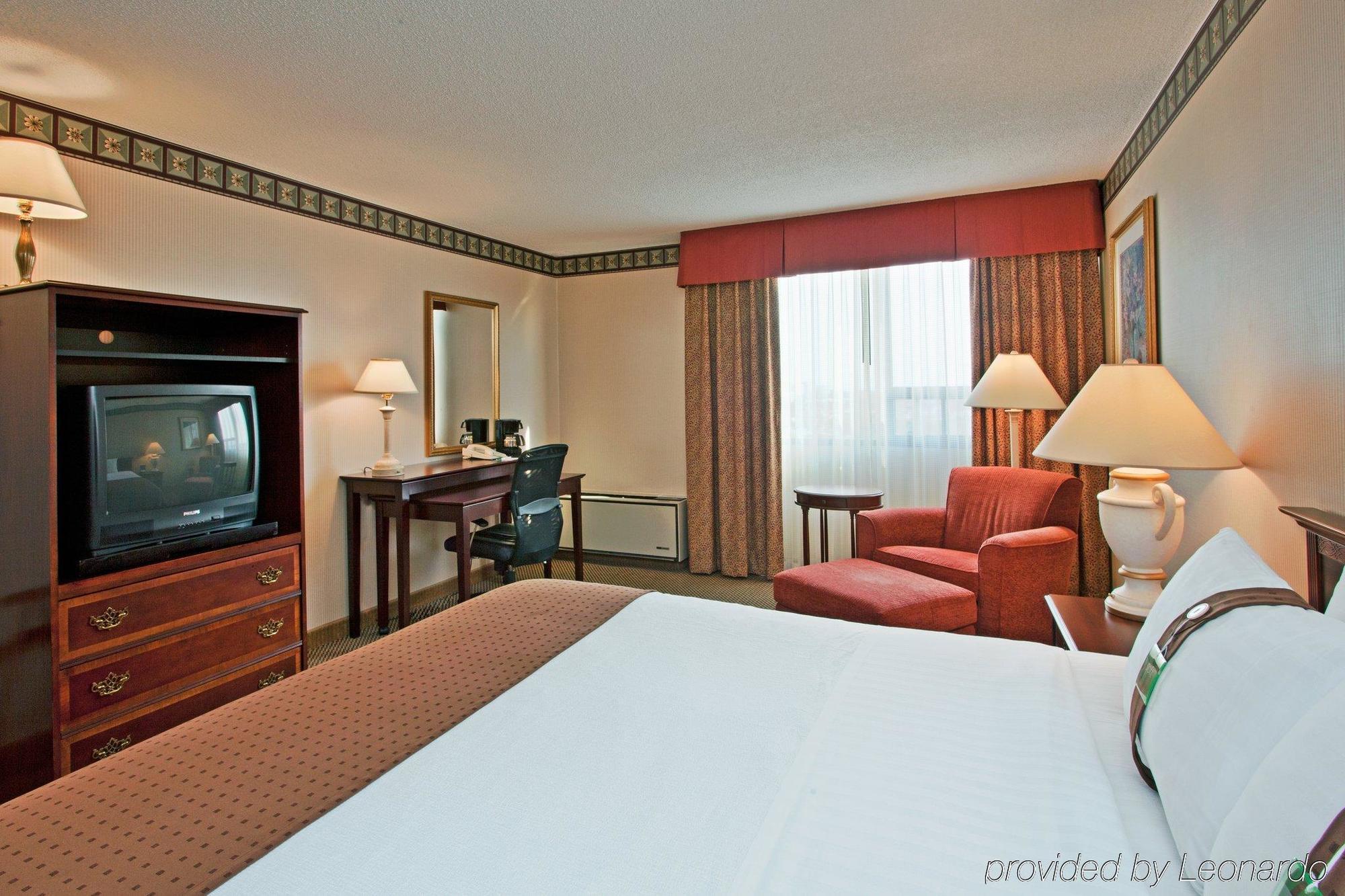 Holiday Inn Toronto - Yorkdale Номер фото