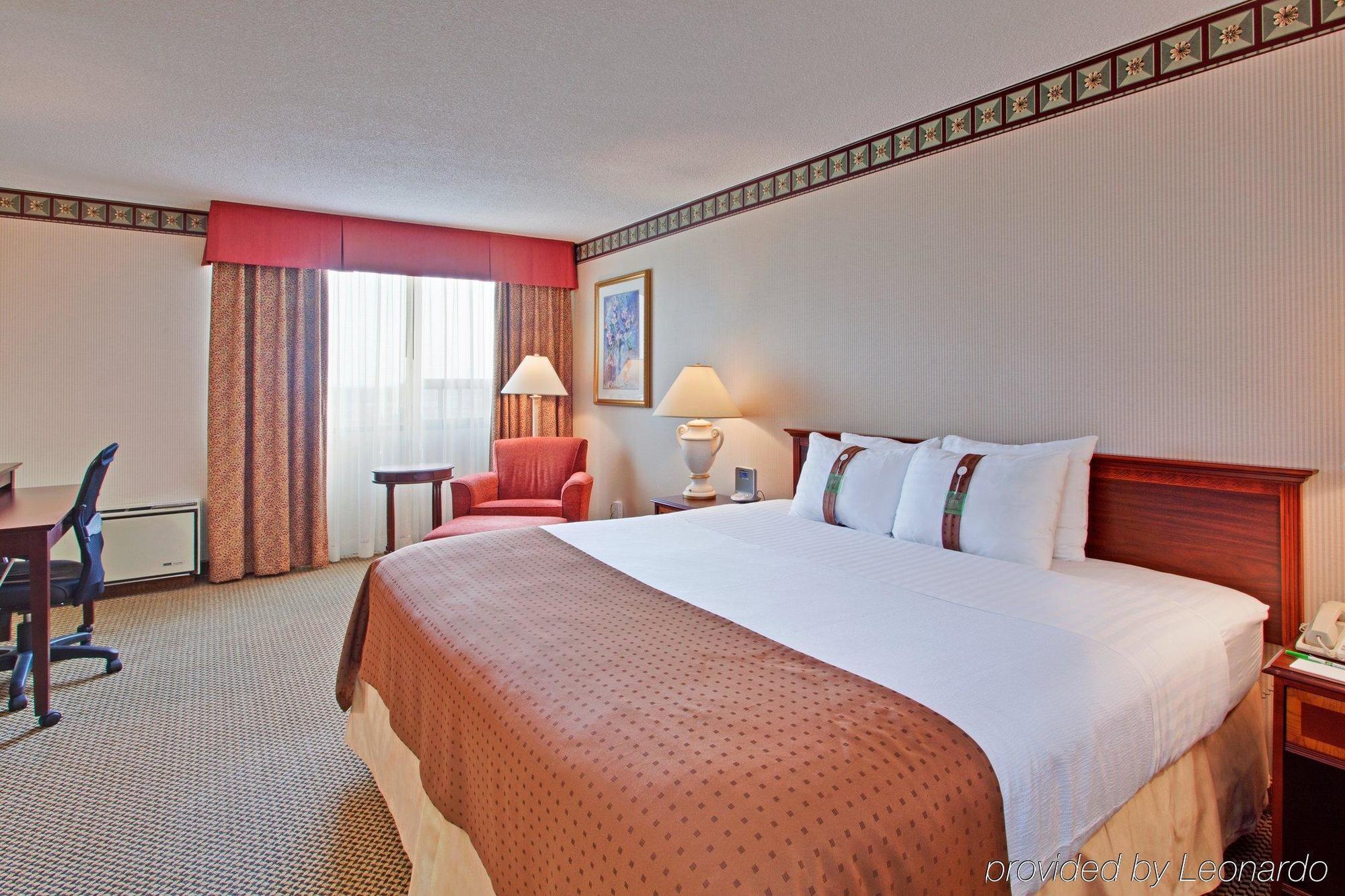 Holiday Inn Toronto - Yorkdale Номер фото