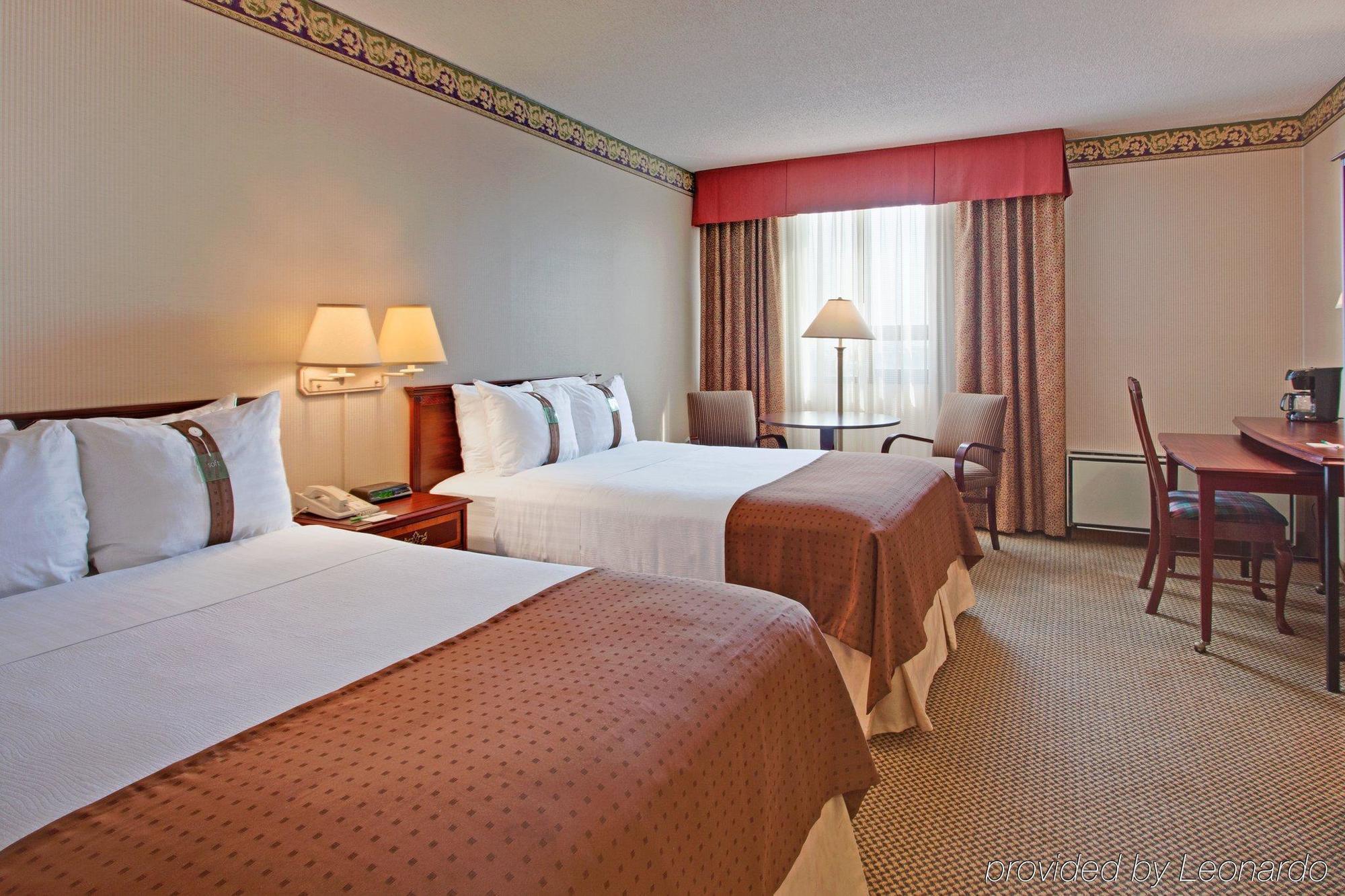 Holiday Inn Toronto - Yorkdale Номер фото