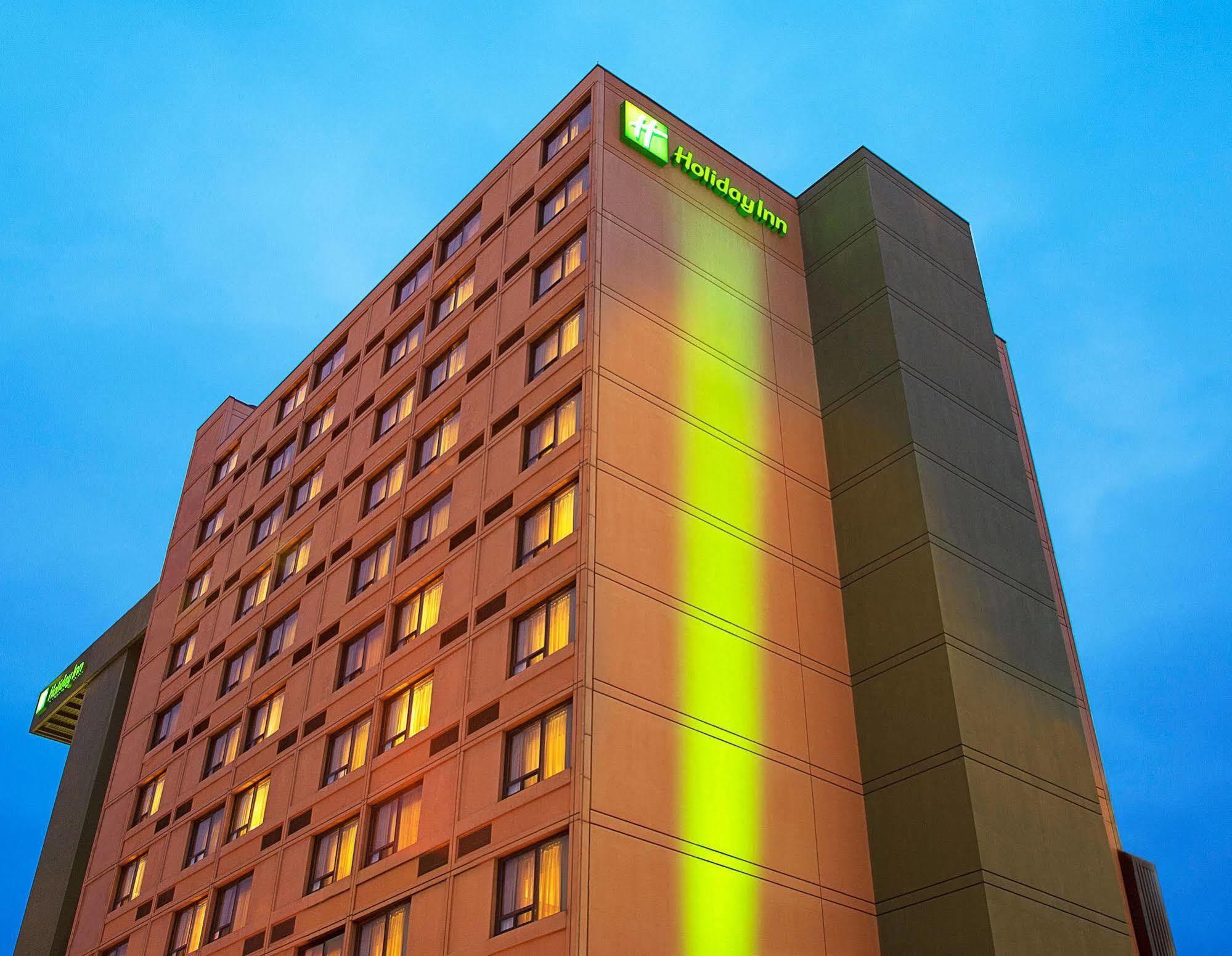 Holiday Inn Toronto - Yorkdale Экстерьер фото