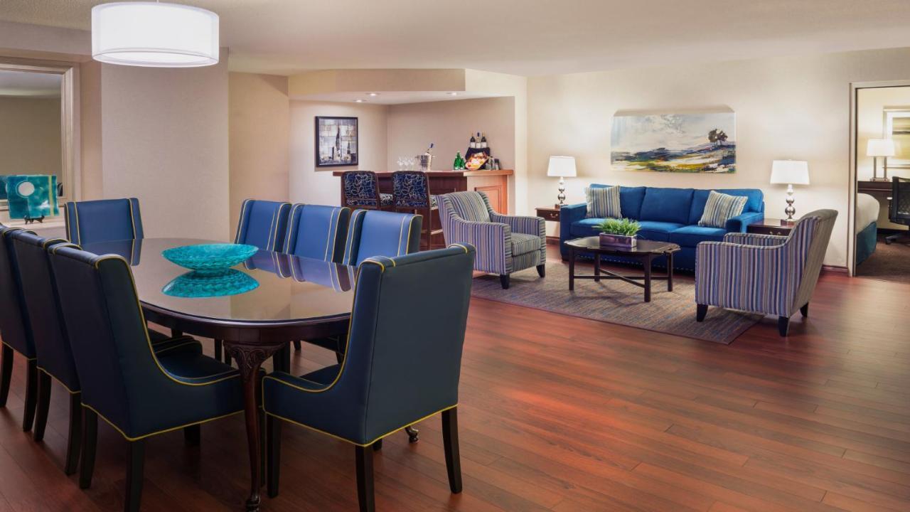 Holiday Inn Toronto - Yorkdale Экстерьер фото