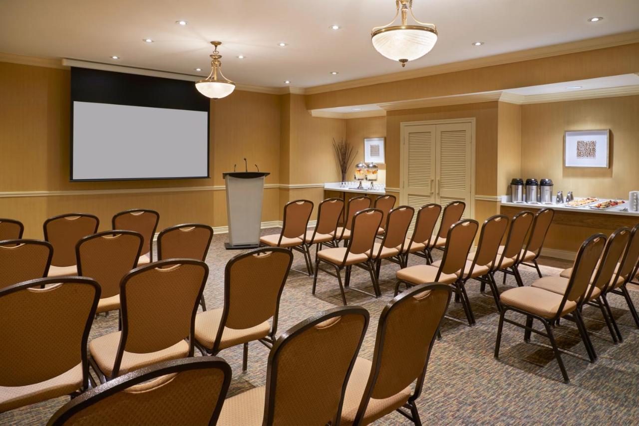Holiday Inn Toronto - Yorkdale Экстерьер фото