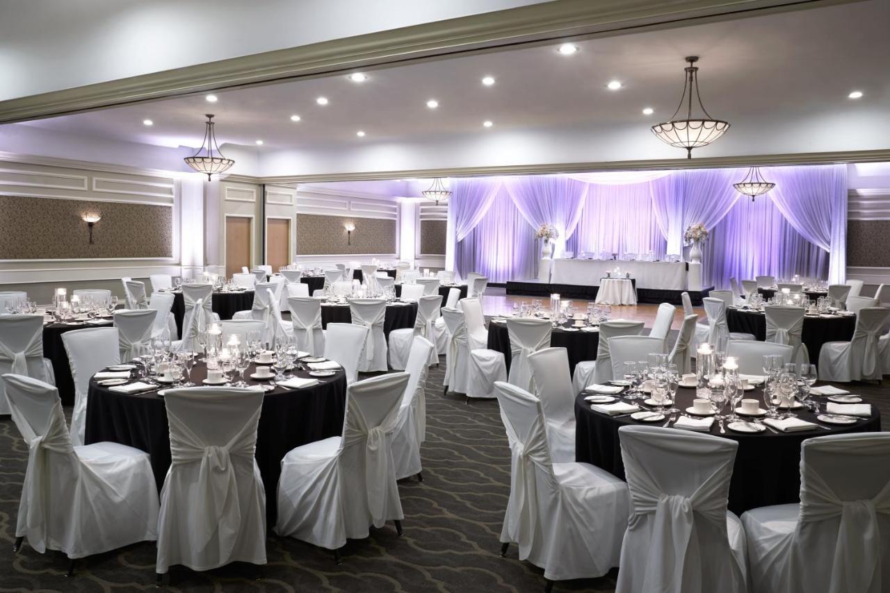 Holiday Inn Toronto - Yorkdale Экстерьер фото