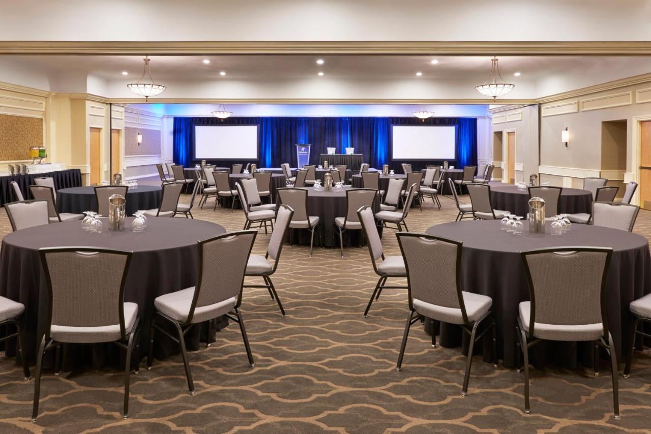 Holiday Inn Toronto - Yorkdale Экстерьер фото