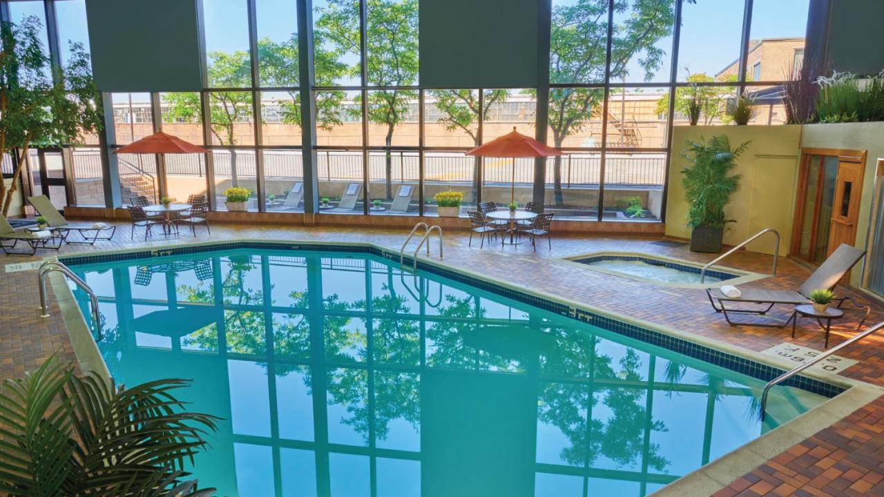Holiday Inn Toronto - Yorkdale Экстерьер фото